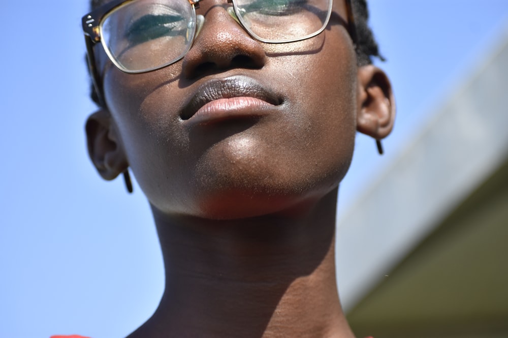 woman wearing eyeglasses