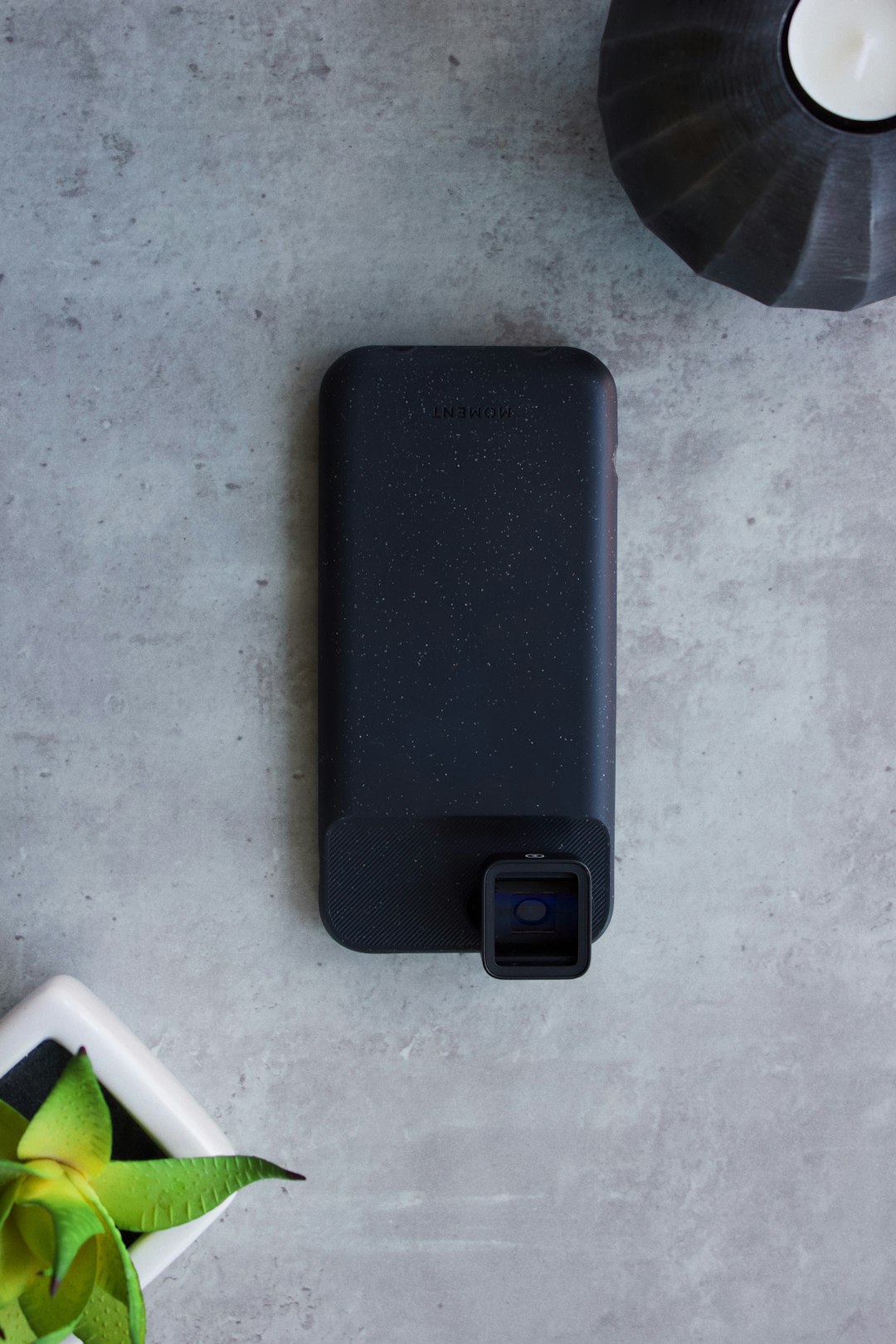 black smartphone case with lens