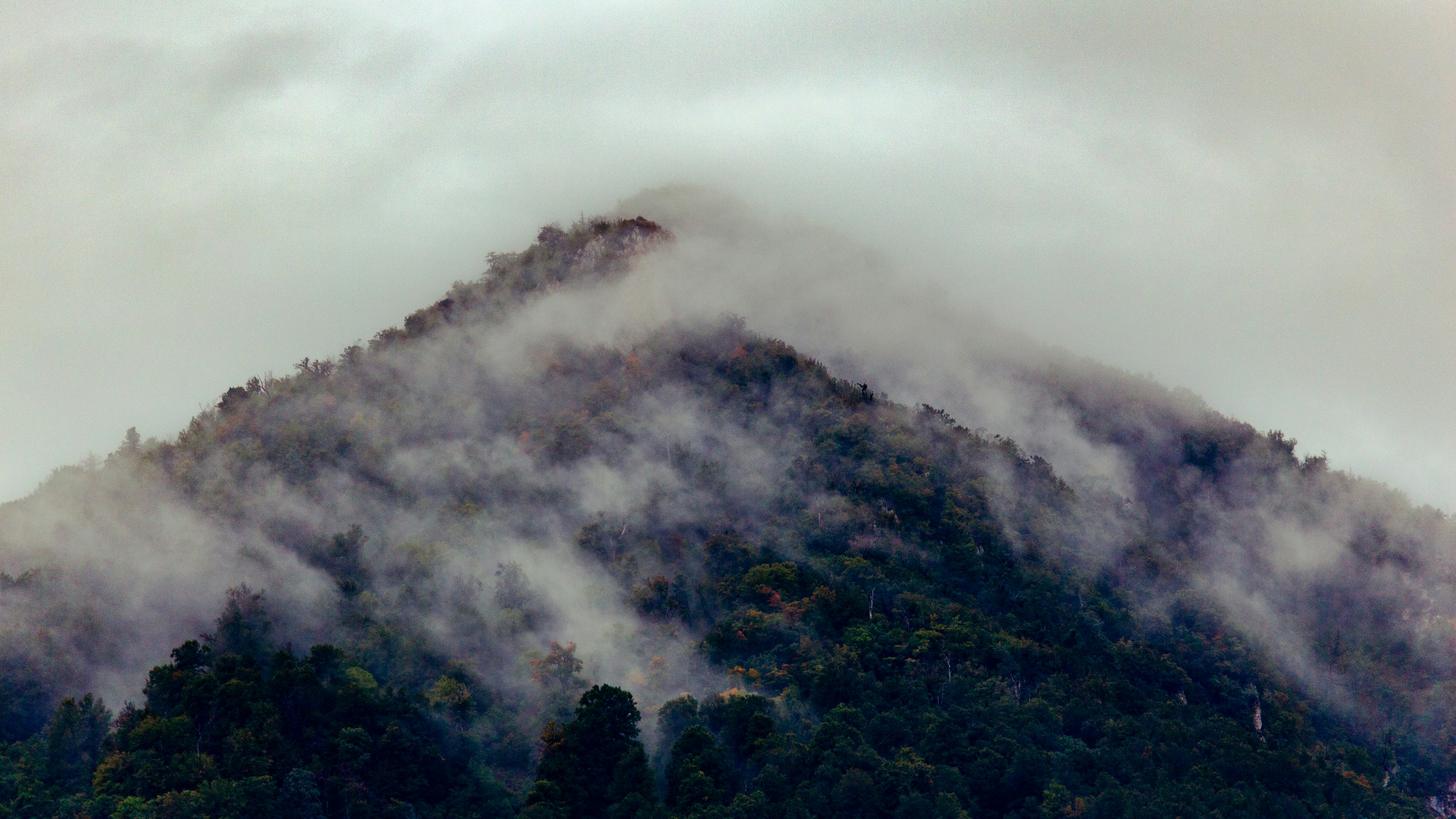 photographie de paysage de montagne