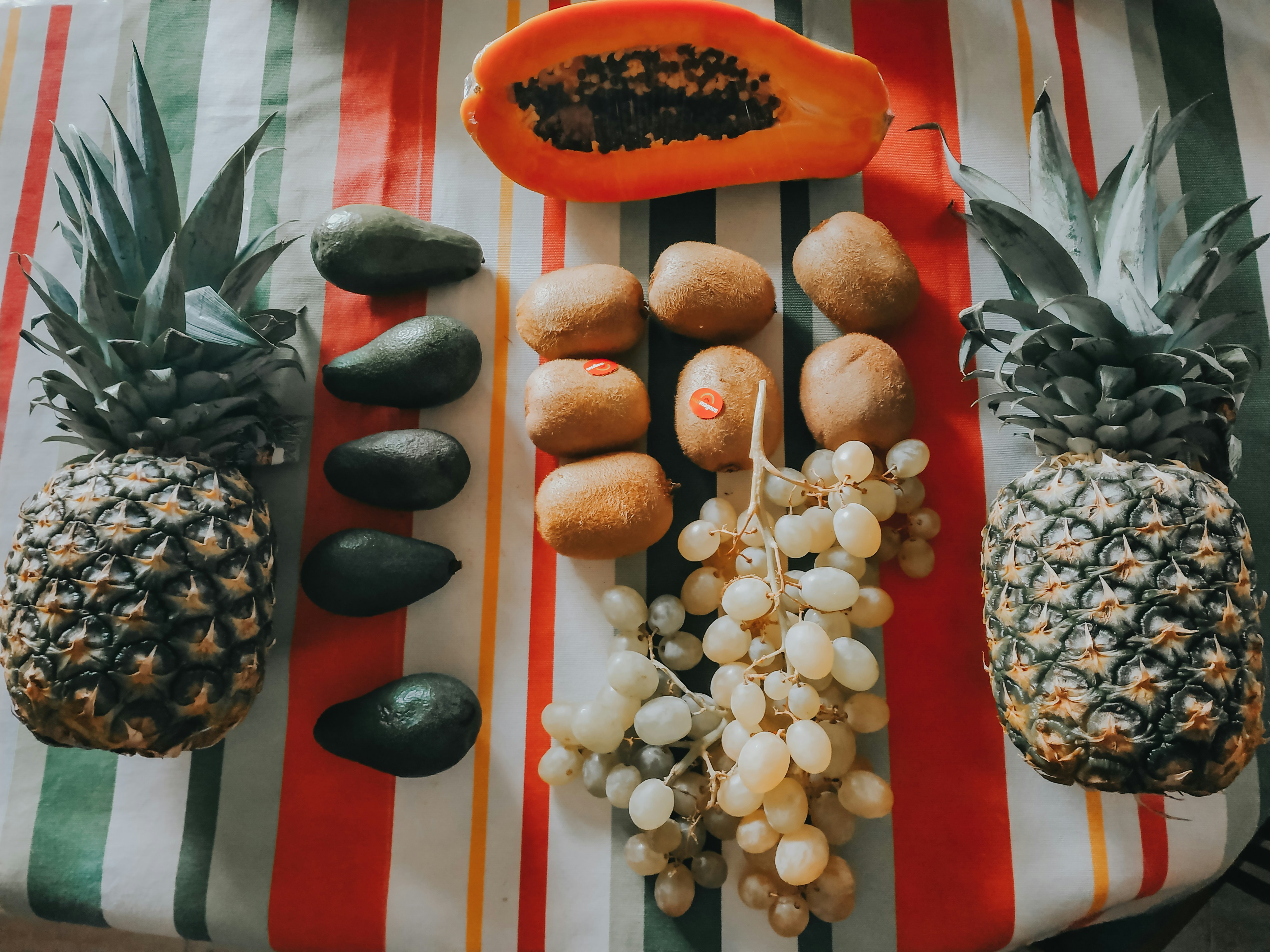 tropical fruits table wallpaper, wallpaper, 7 Buah yang Tidak Boleh Dimakan Penderita Diabetes & Alasannya 3