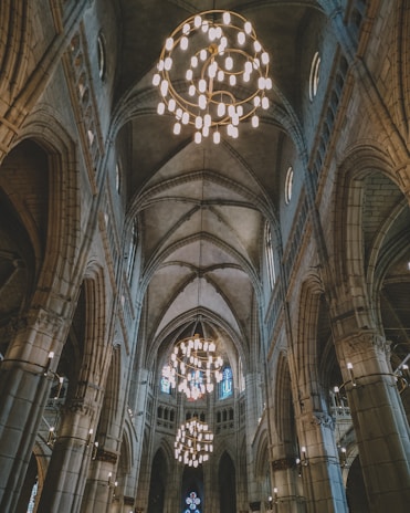 A stunning view of the interior of the Toledo Cathedral.