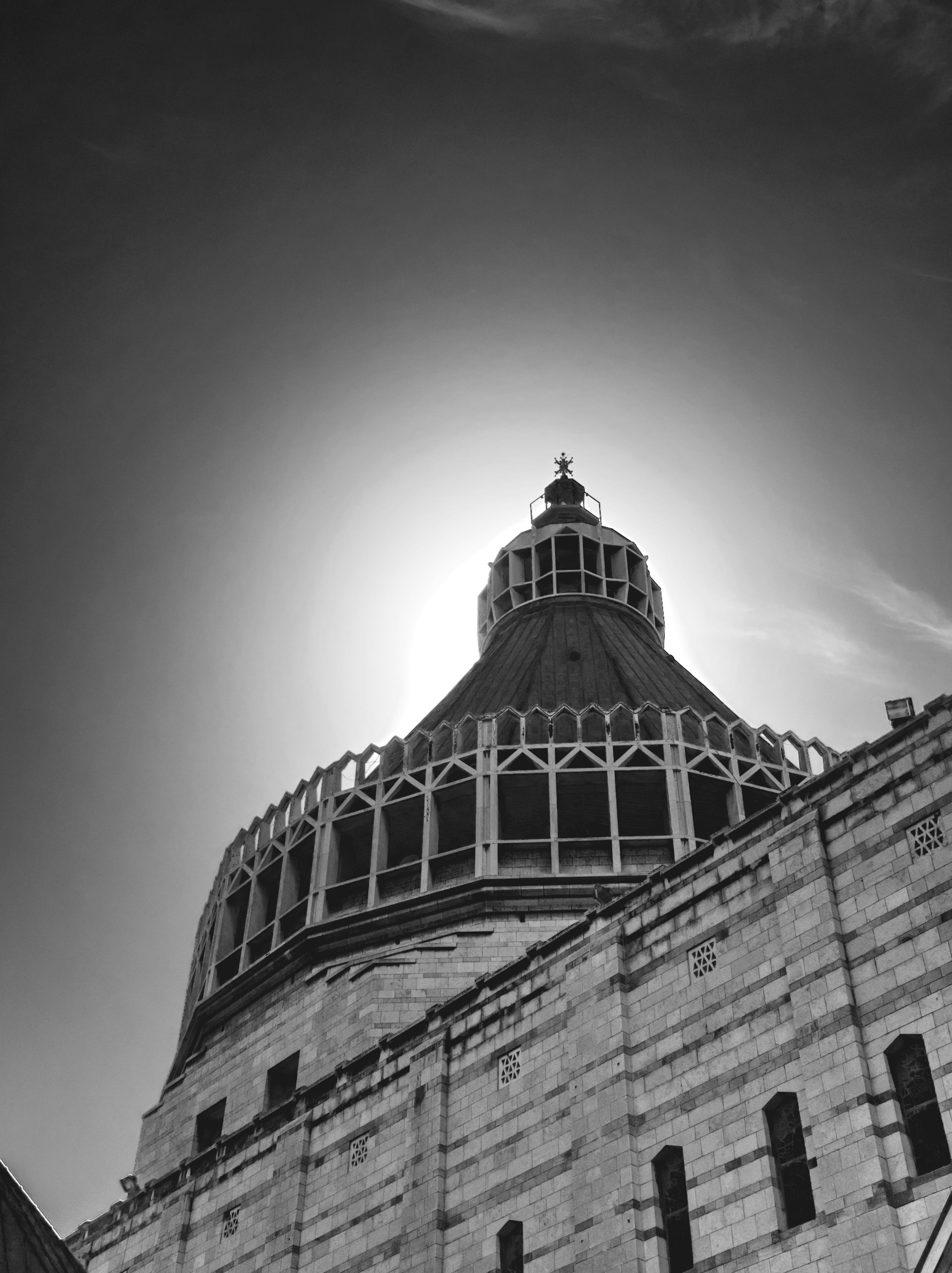 greyscale photo of building