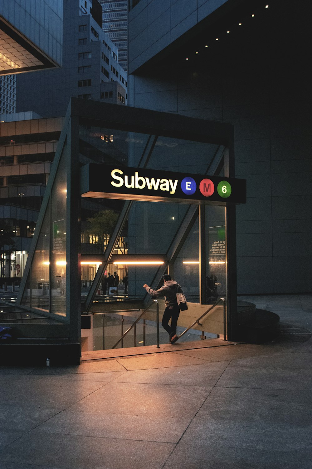 지하철 표지판