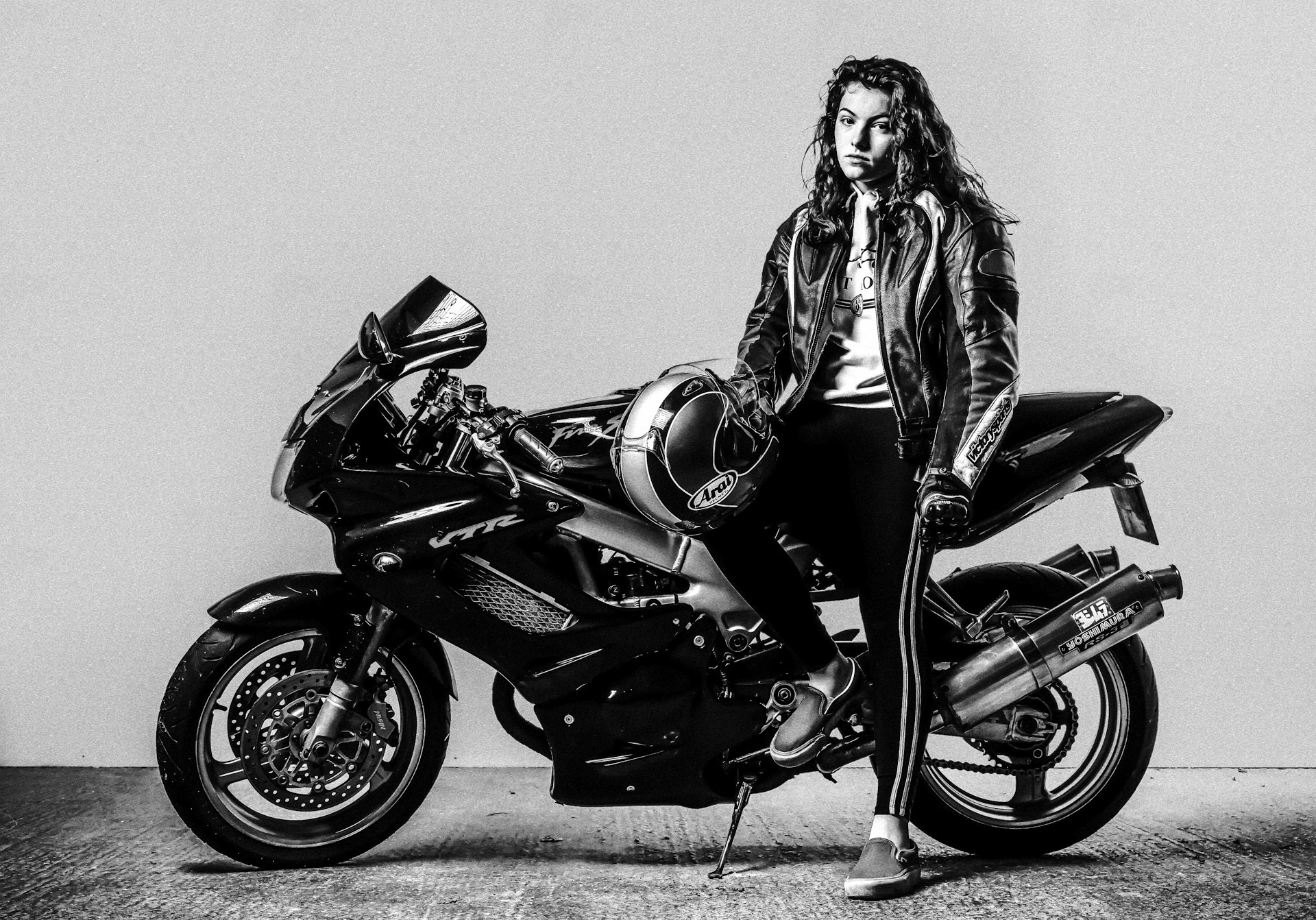 black and white bed linen