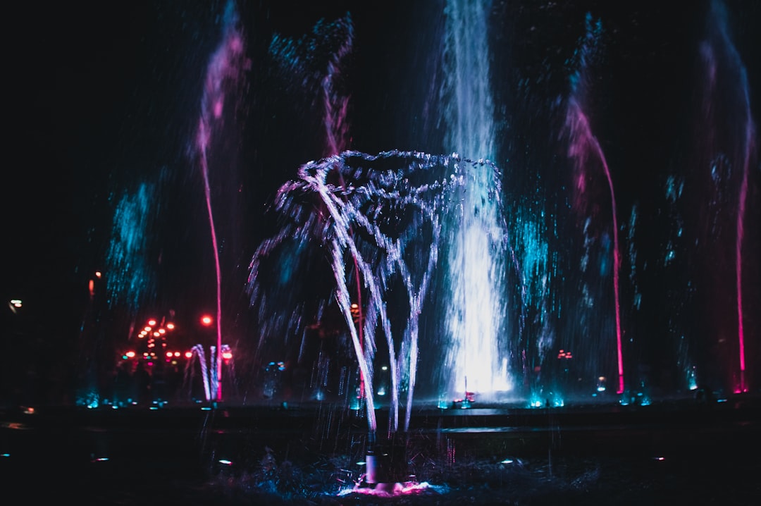 pink and white fountain