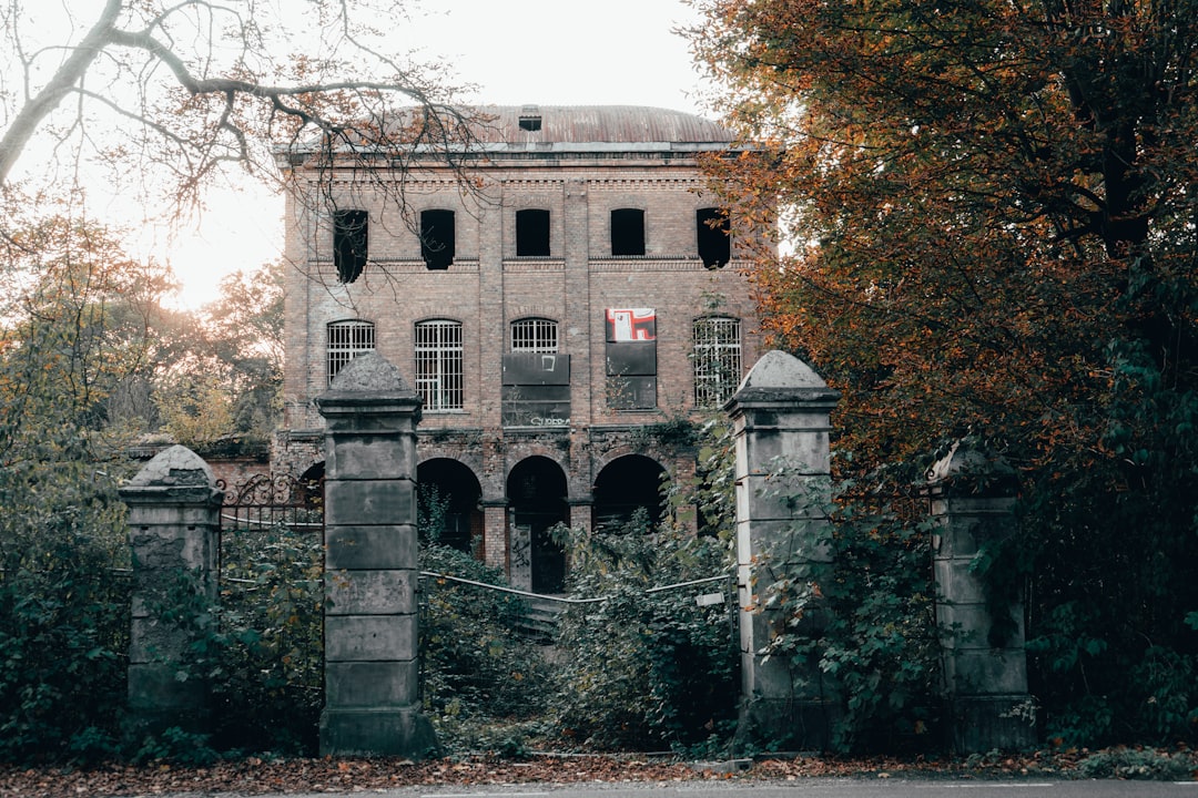 photo of Cologne Palace near Domplatte