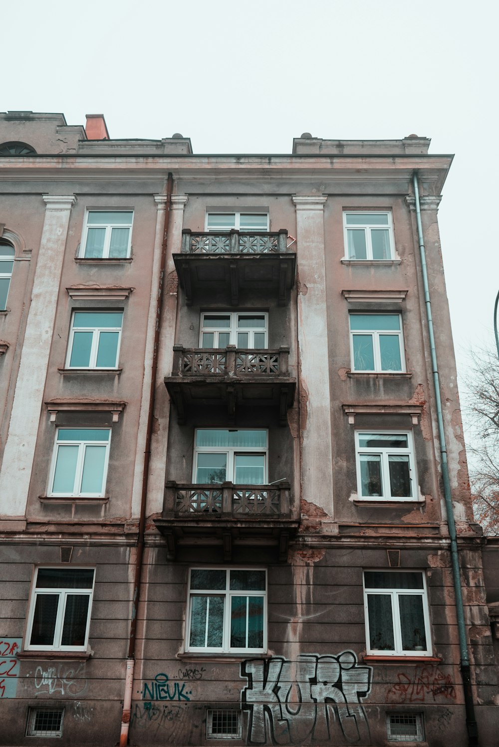 ventanas cerradas de edificios de gran altura