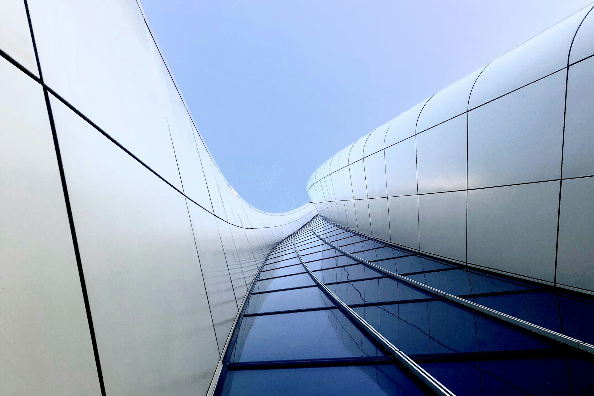 clear glass panel of building during daytime