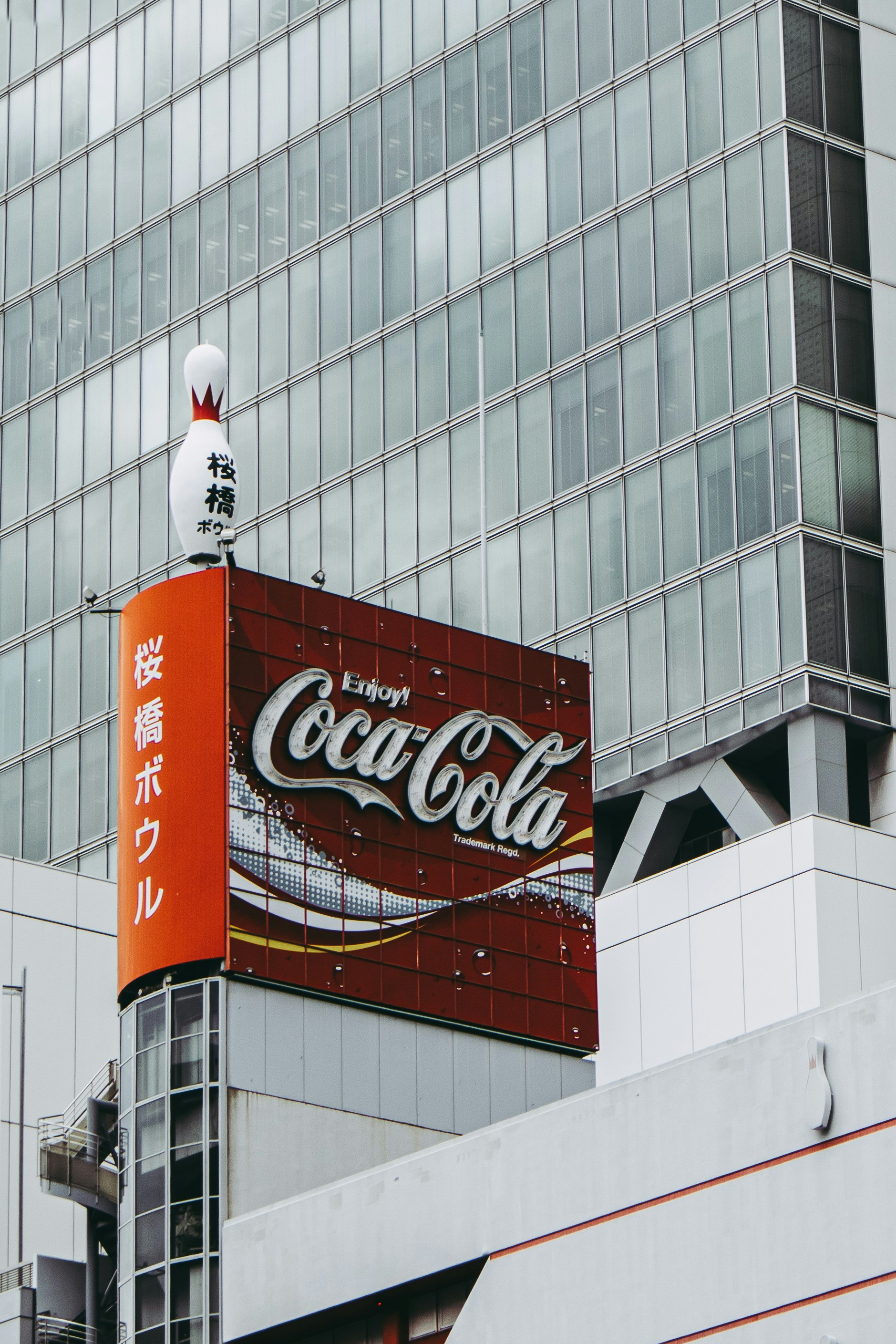 コカ・コーラの看板の写真 – Unsplashの日本の無料画像