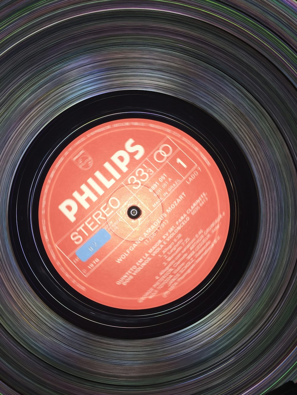 schwarze und rote Philips Vinyl-Schallplatte
