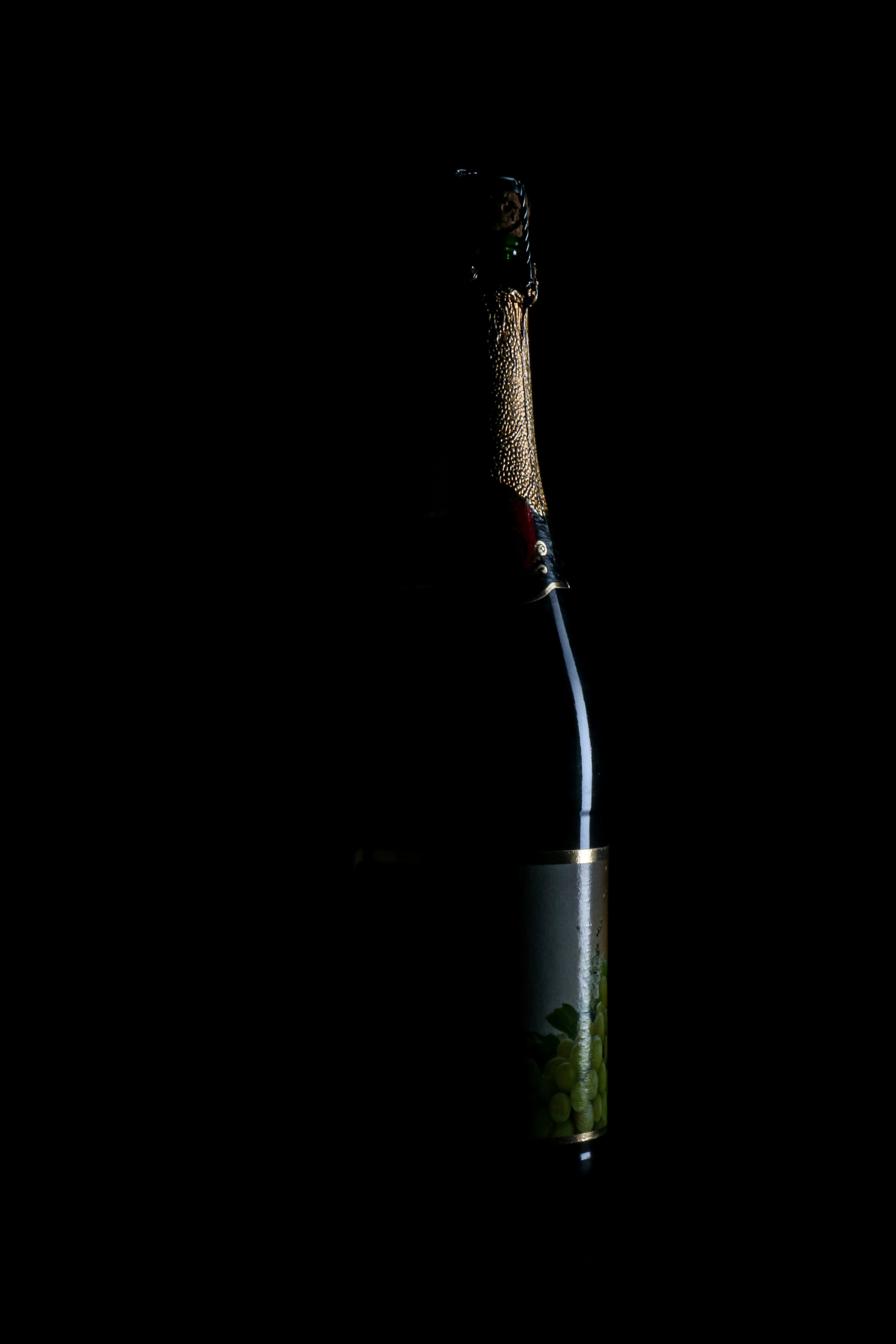 A wine bottle with contra light effect