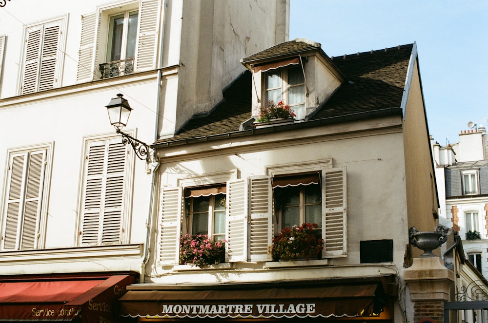 Montmartre Village building during daytime