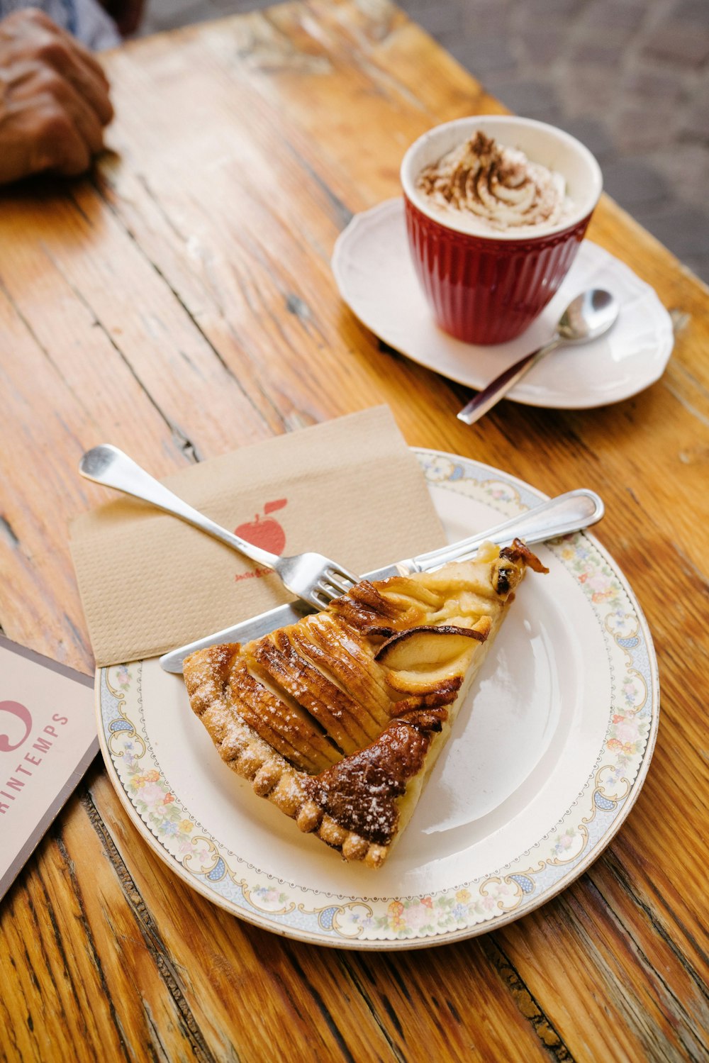 pie on round white ceramic plate