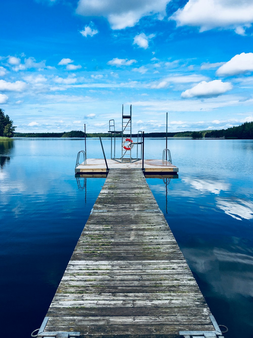 gray and white wooden dock