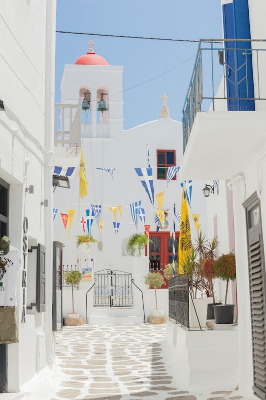 white painted houses in Mykonos Greece