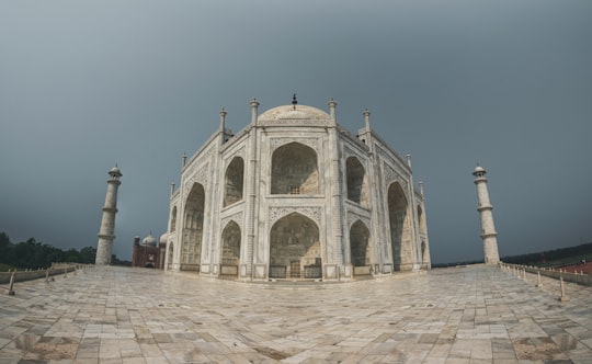 white concrete dome cathedral in Taj Mahal India