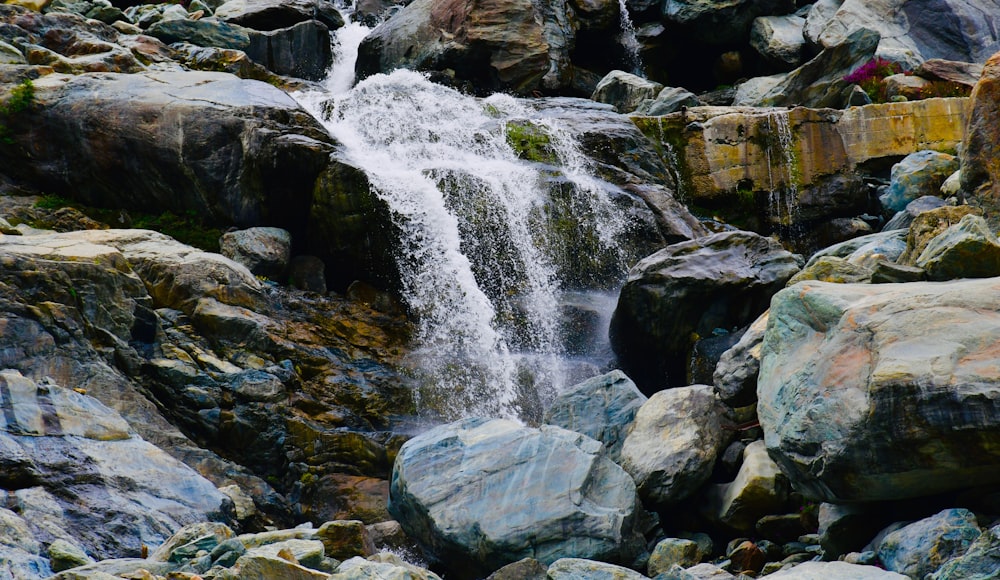 Cascadas durante el día