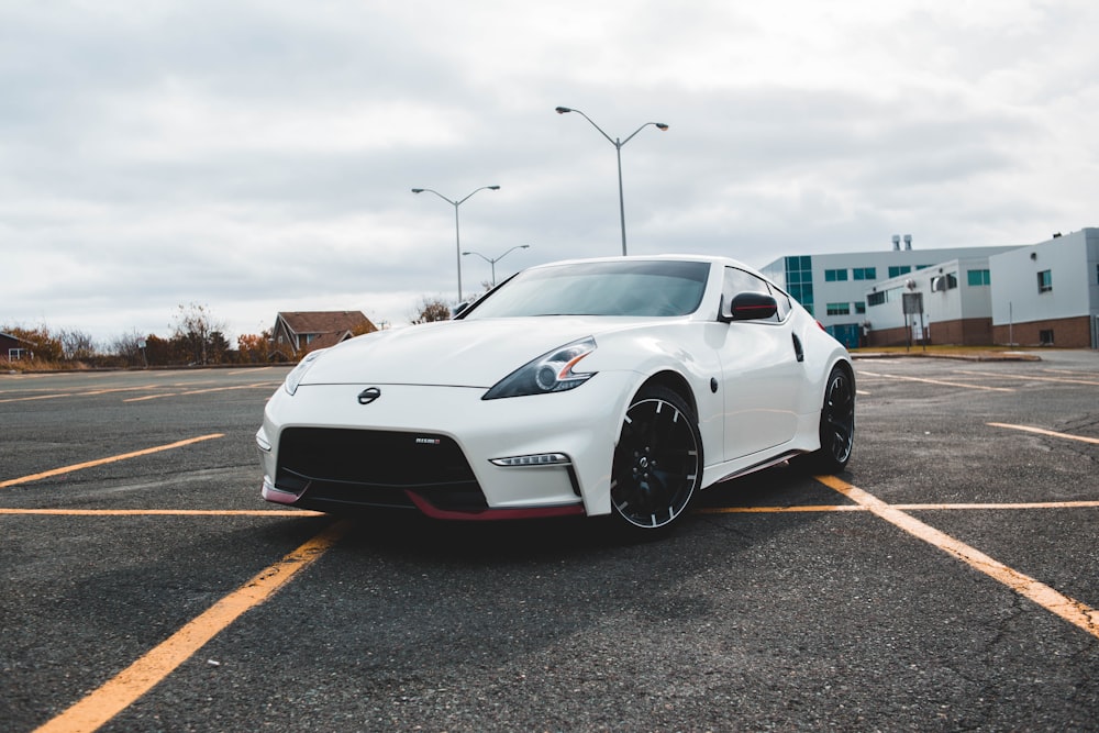 white Nissan 370Z