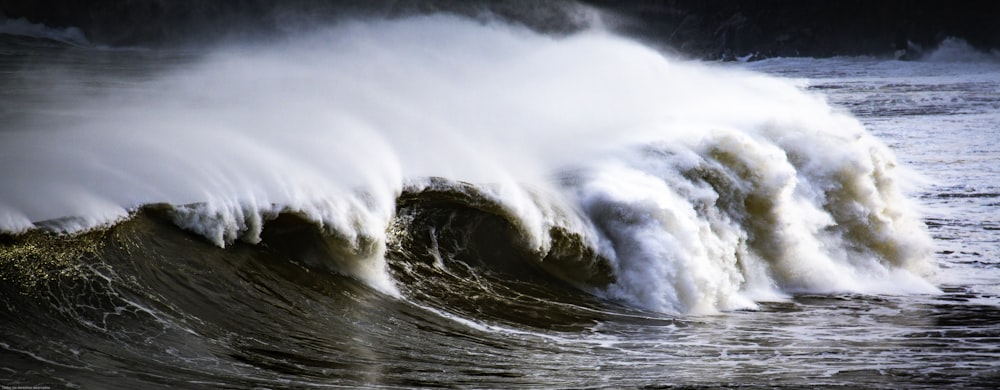 waves of water