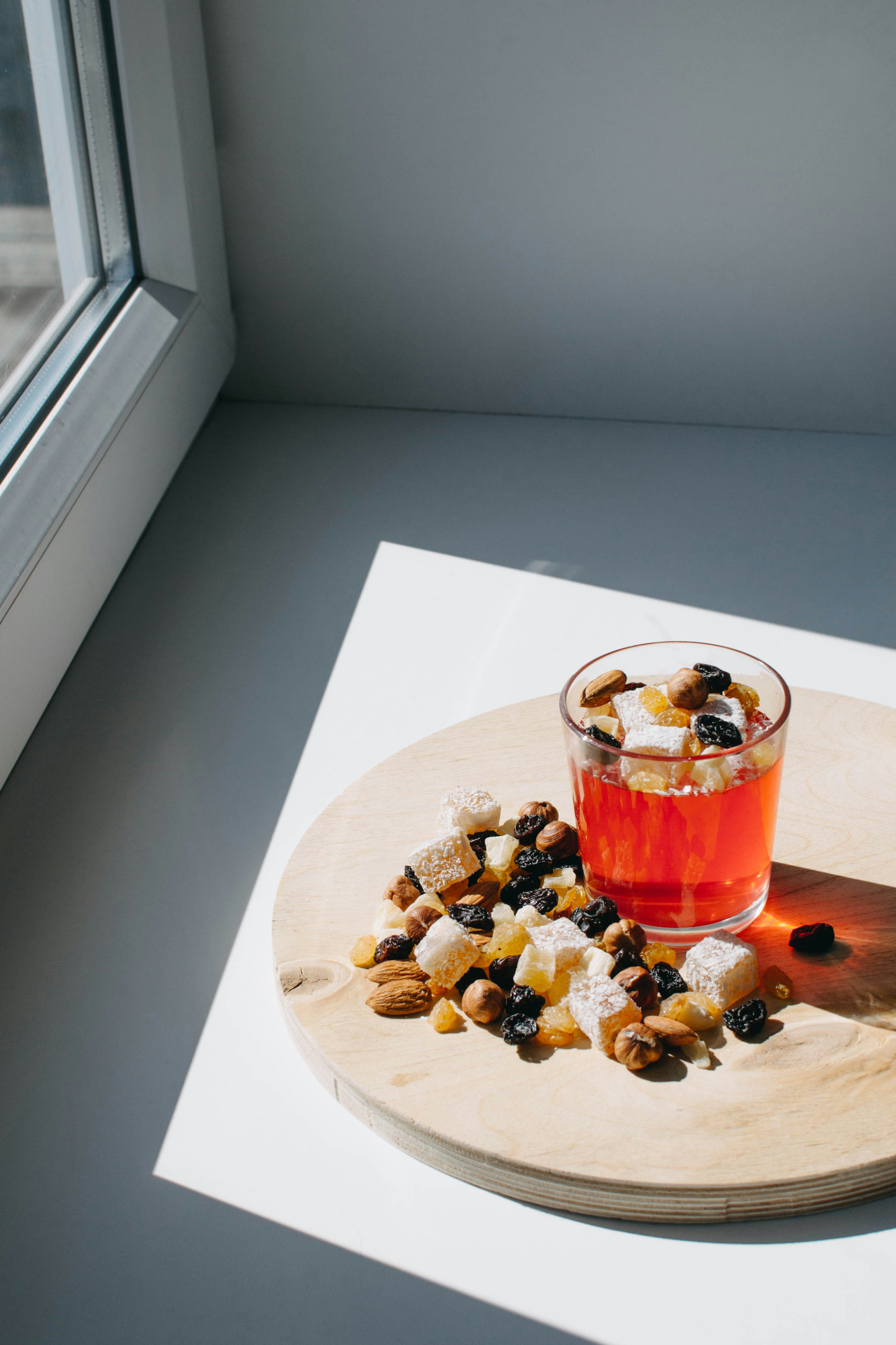 Saft mit Nüssen oben drauf