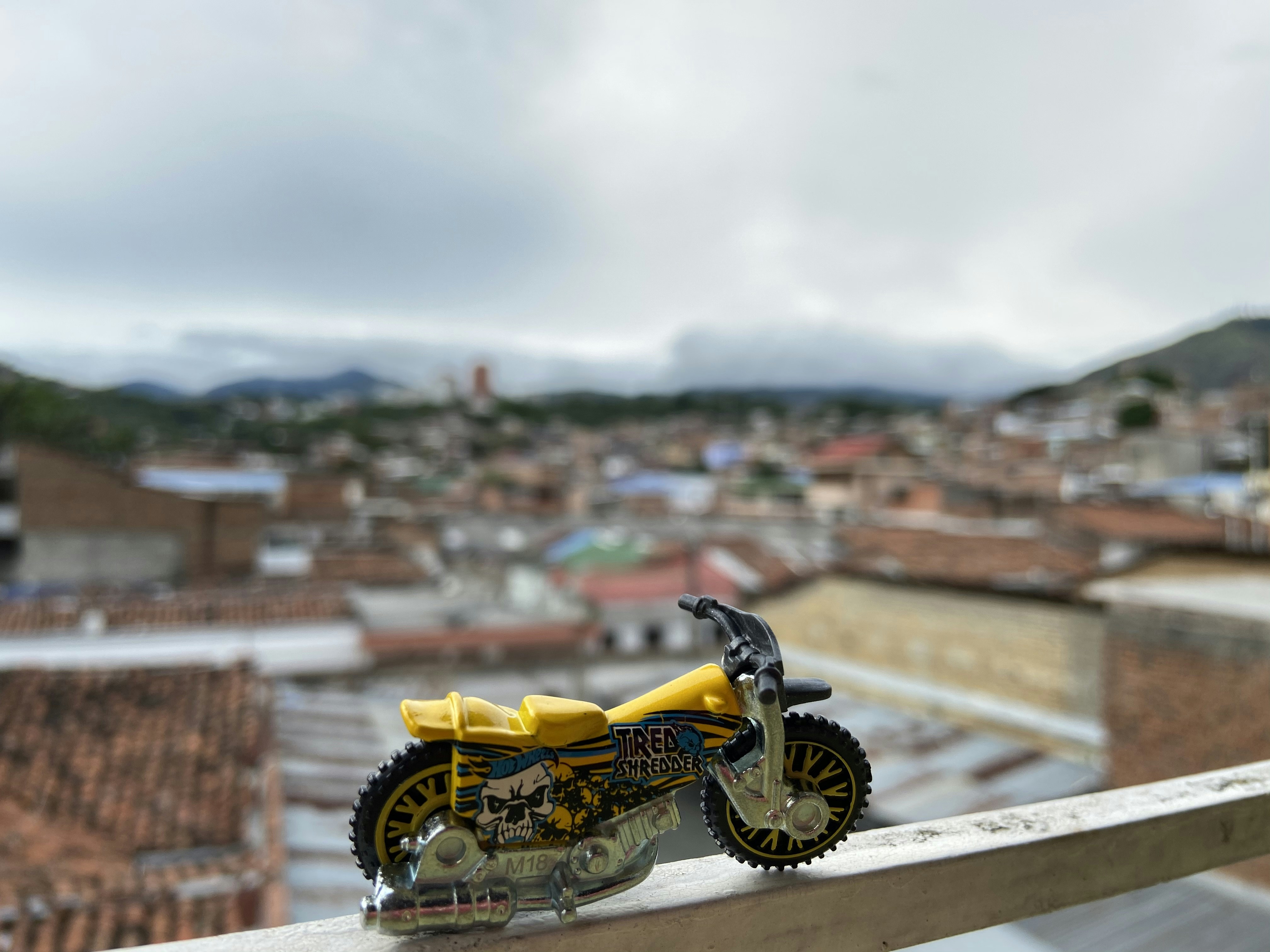 T-Rex und sein Motorradtraum