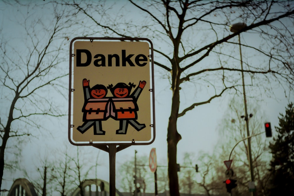 Danke road signage