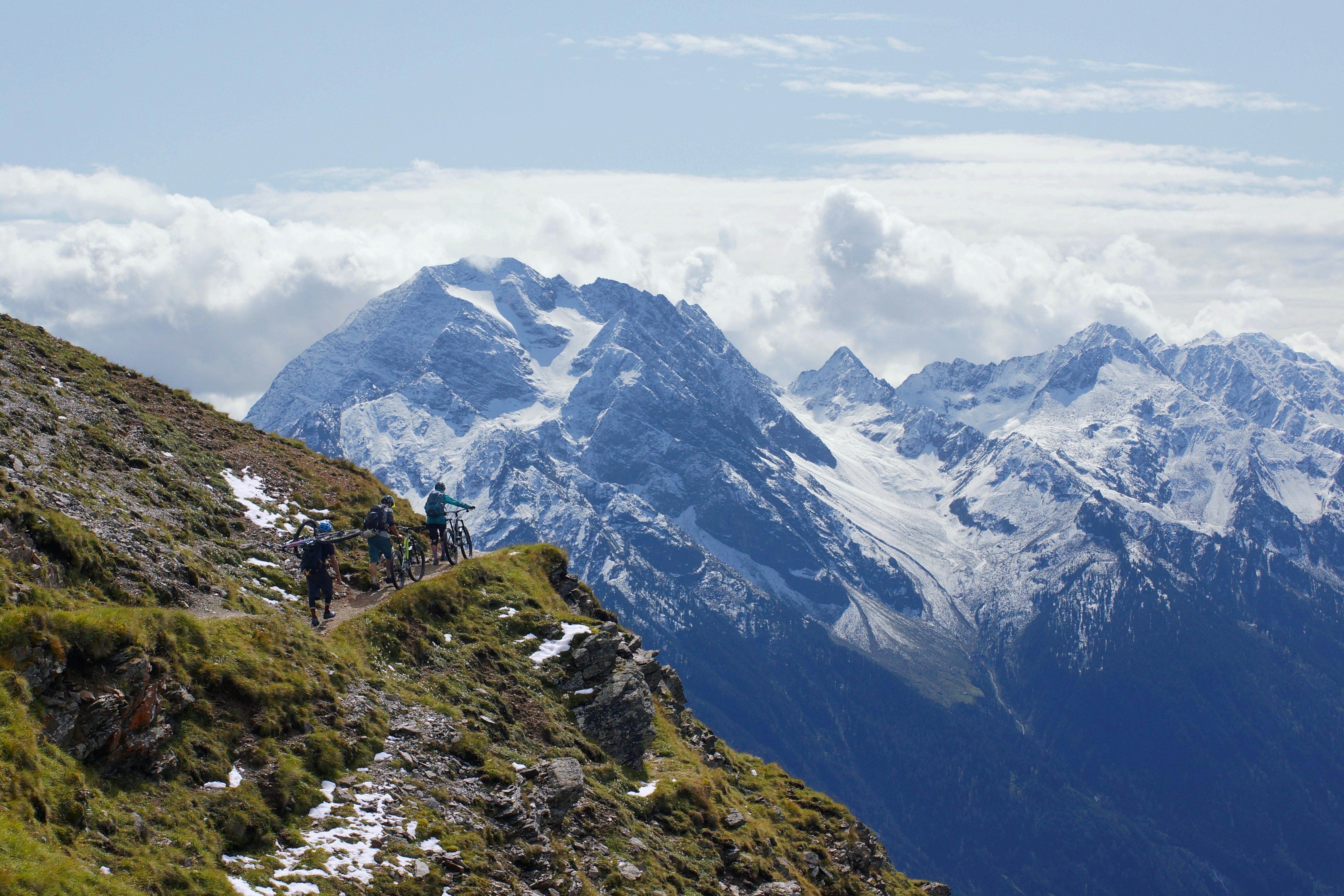 14 Trekking Fitness Programs for Mountain Peak Challenges