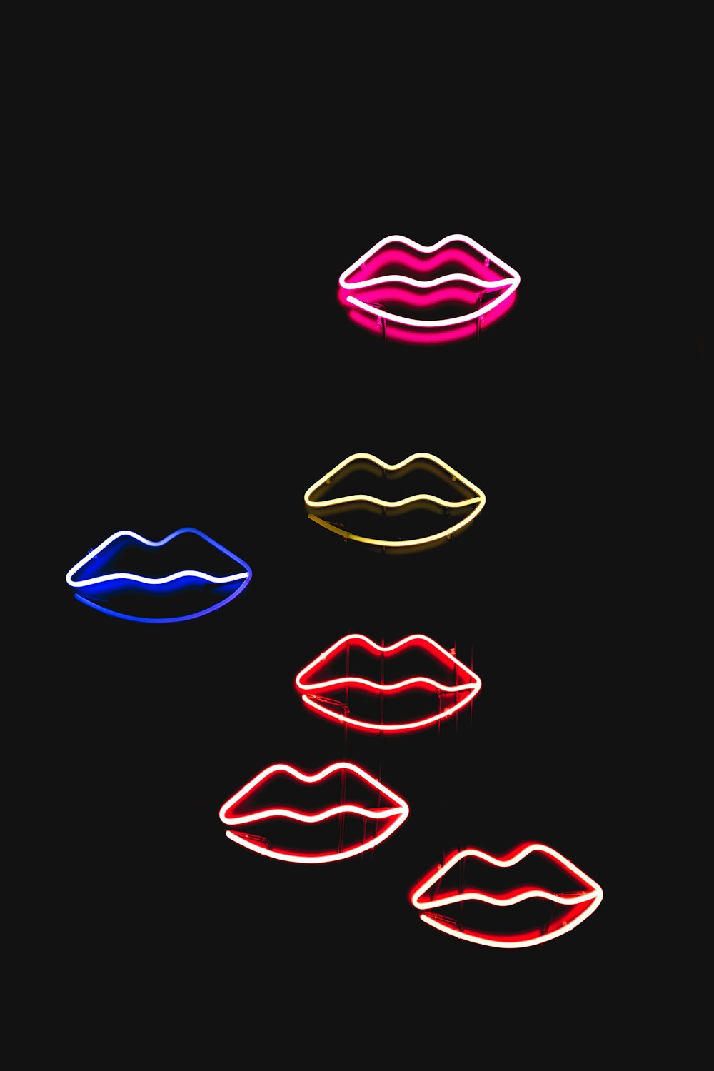 Seis ilustraciones de labios de colores variados