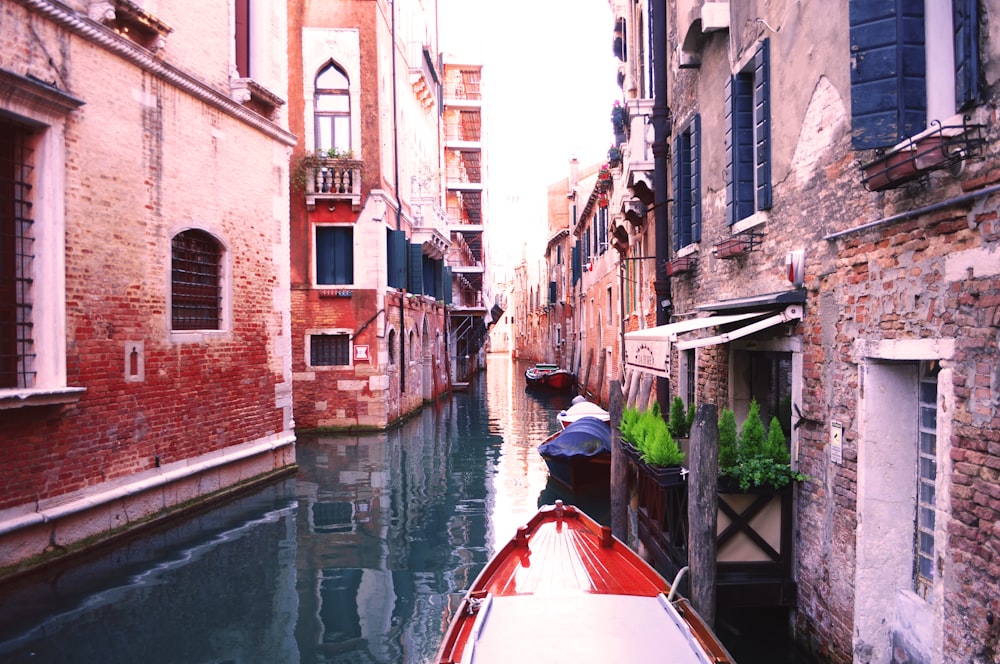 Veneza Itália canal durante o dia
