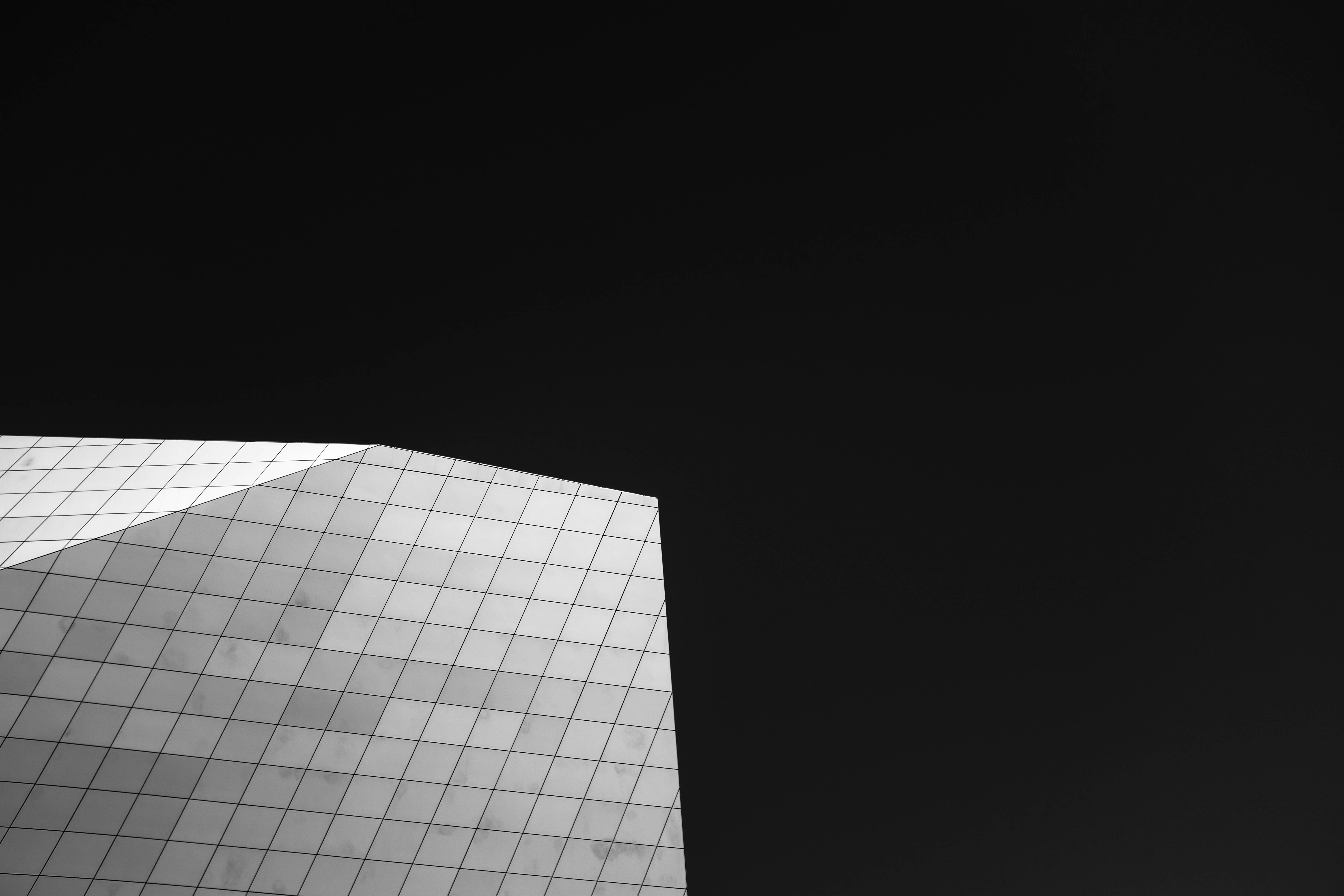 Photo by adrienolichon