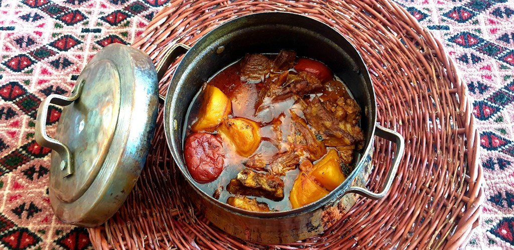 White Dutch Oven