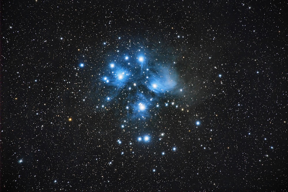 estrellas negras, azules y blancas