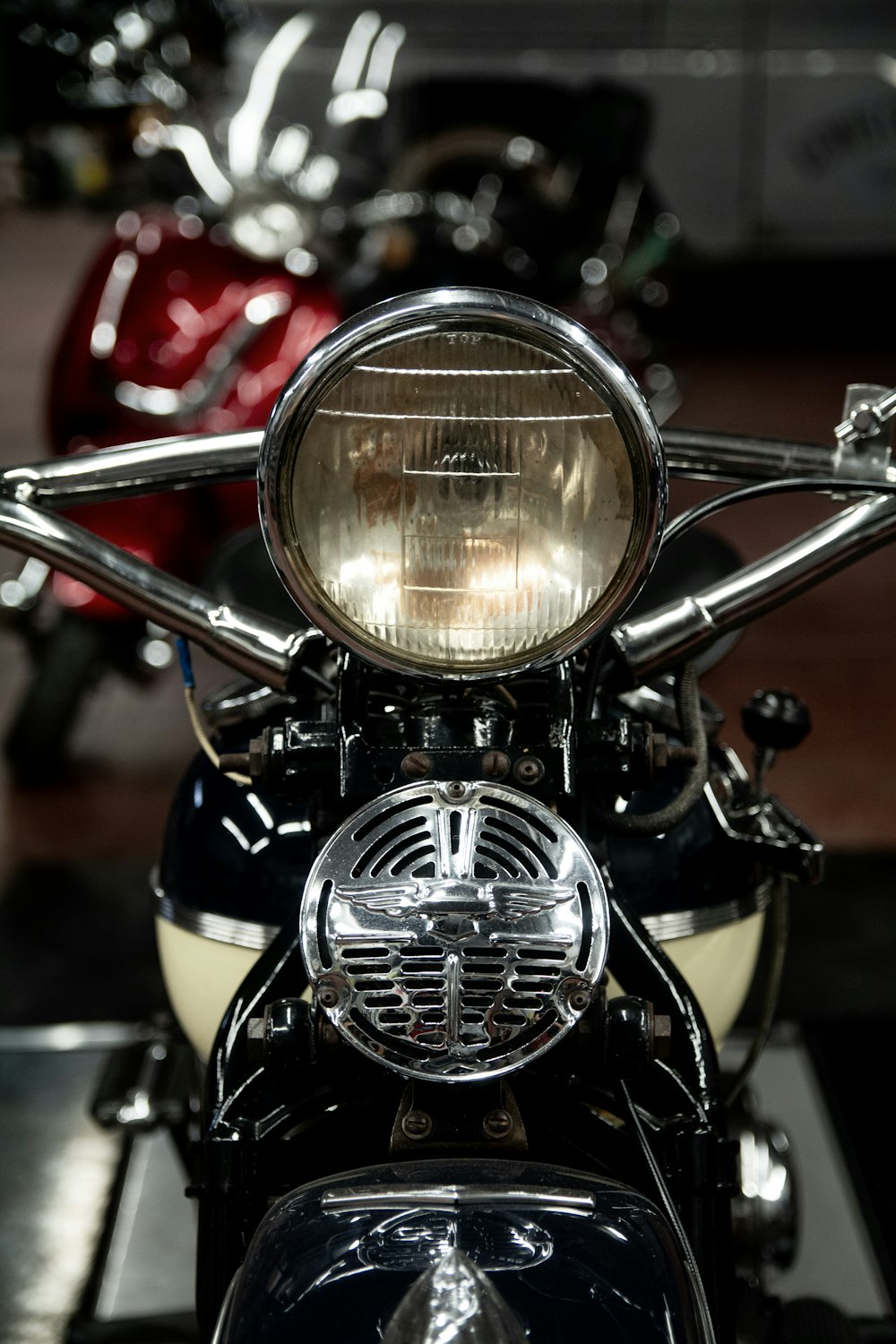 black and white cruiser motorcycle