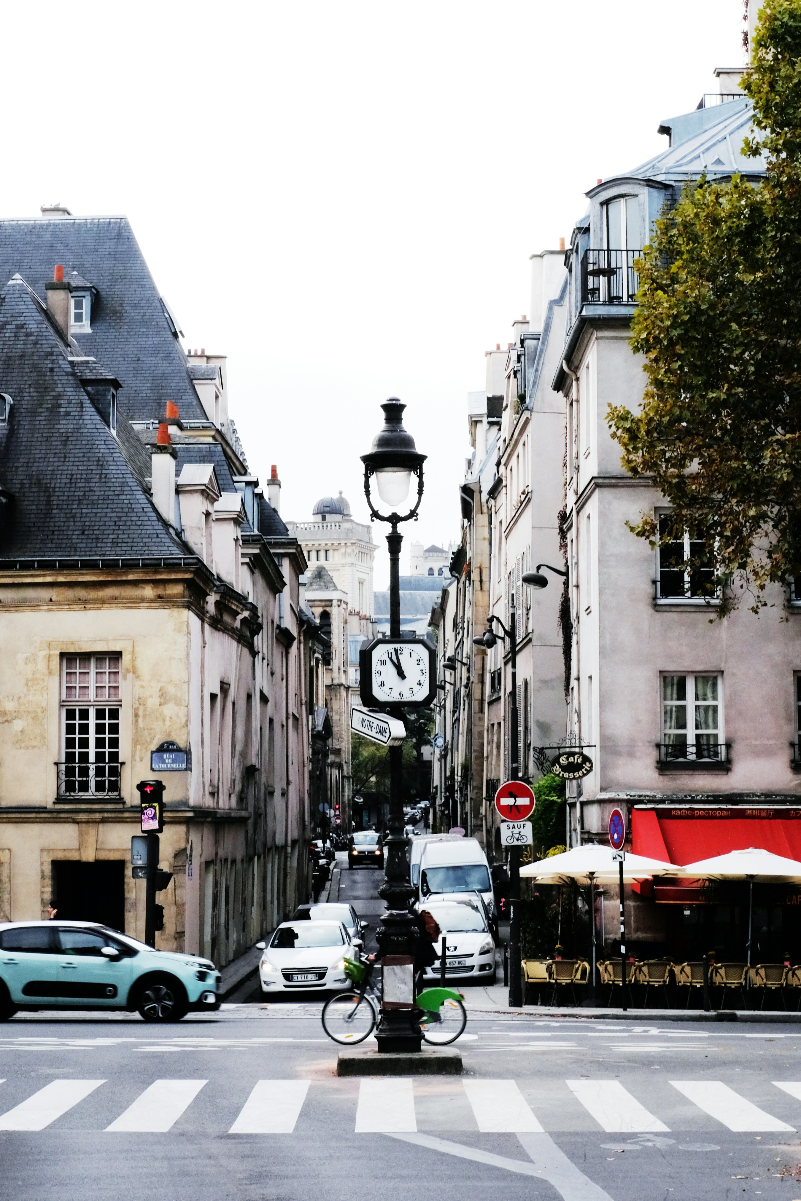 Photo by juliusreinhardt