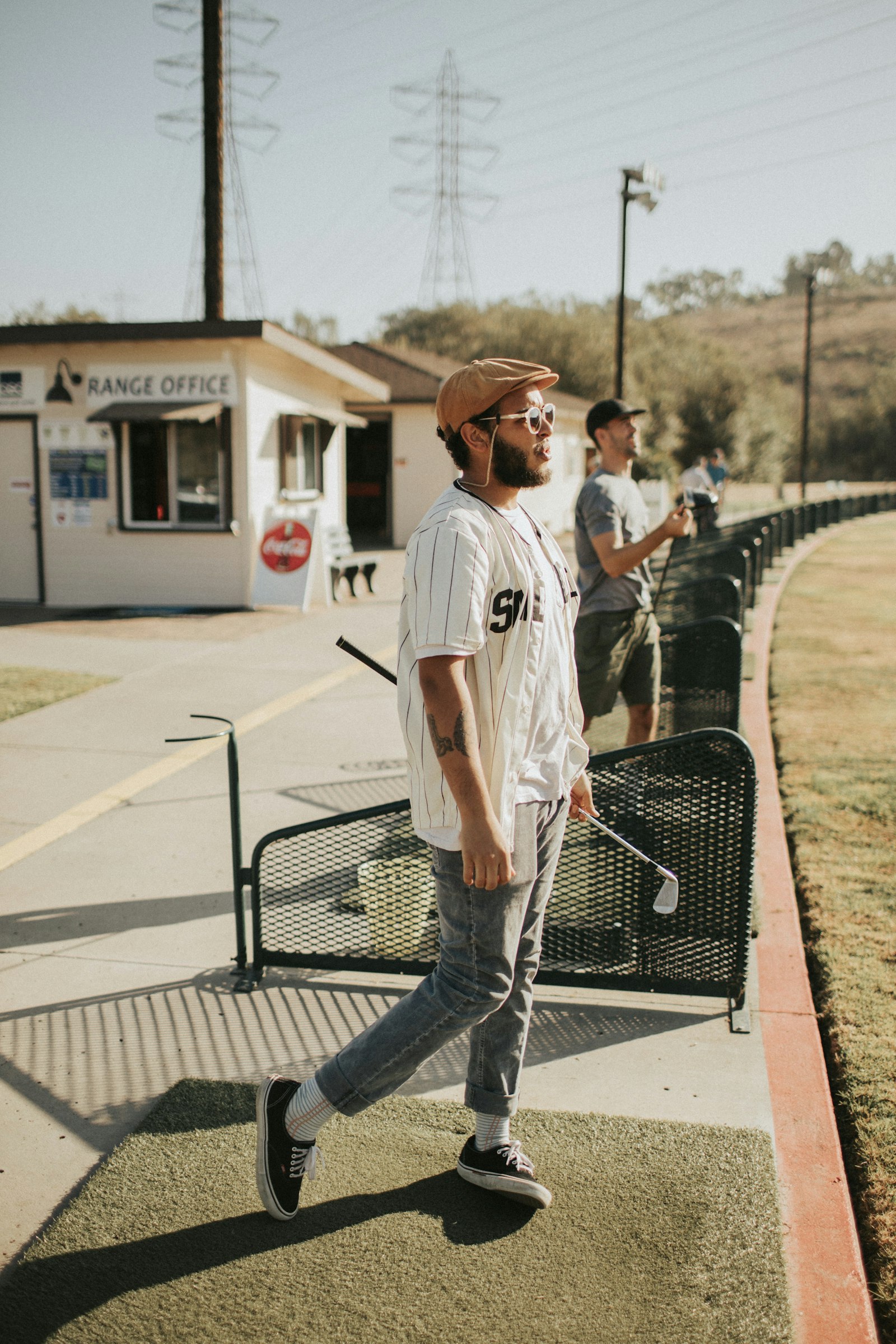 Canon EF 35mm F1.4L USM sample photo. Man wearing whtie crew-neck photography