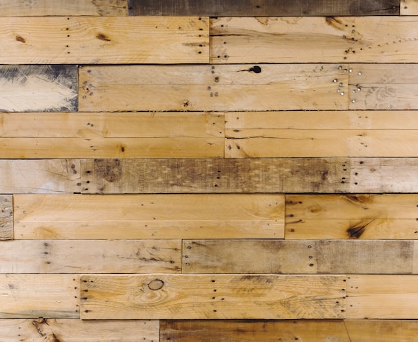 wooden pallet wall
