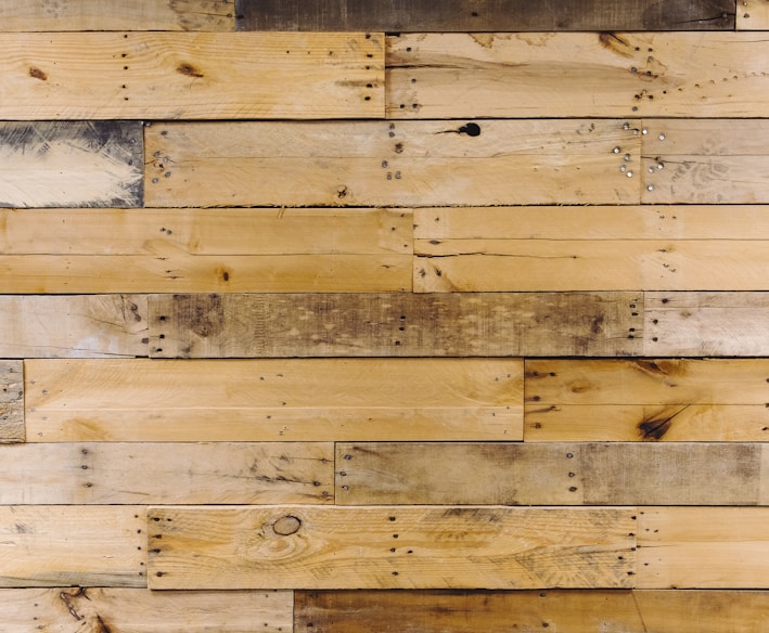 wooden pallet wall