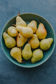 bowl of pear fruits