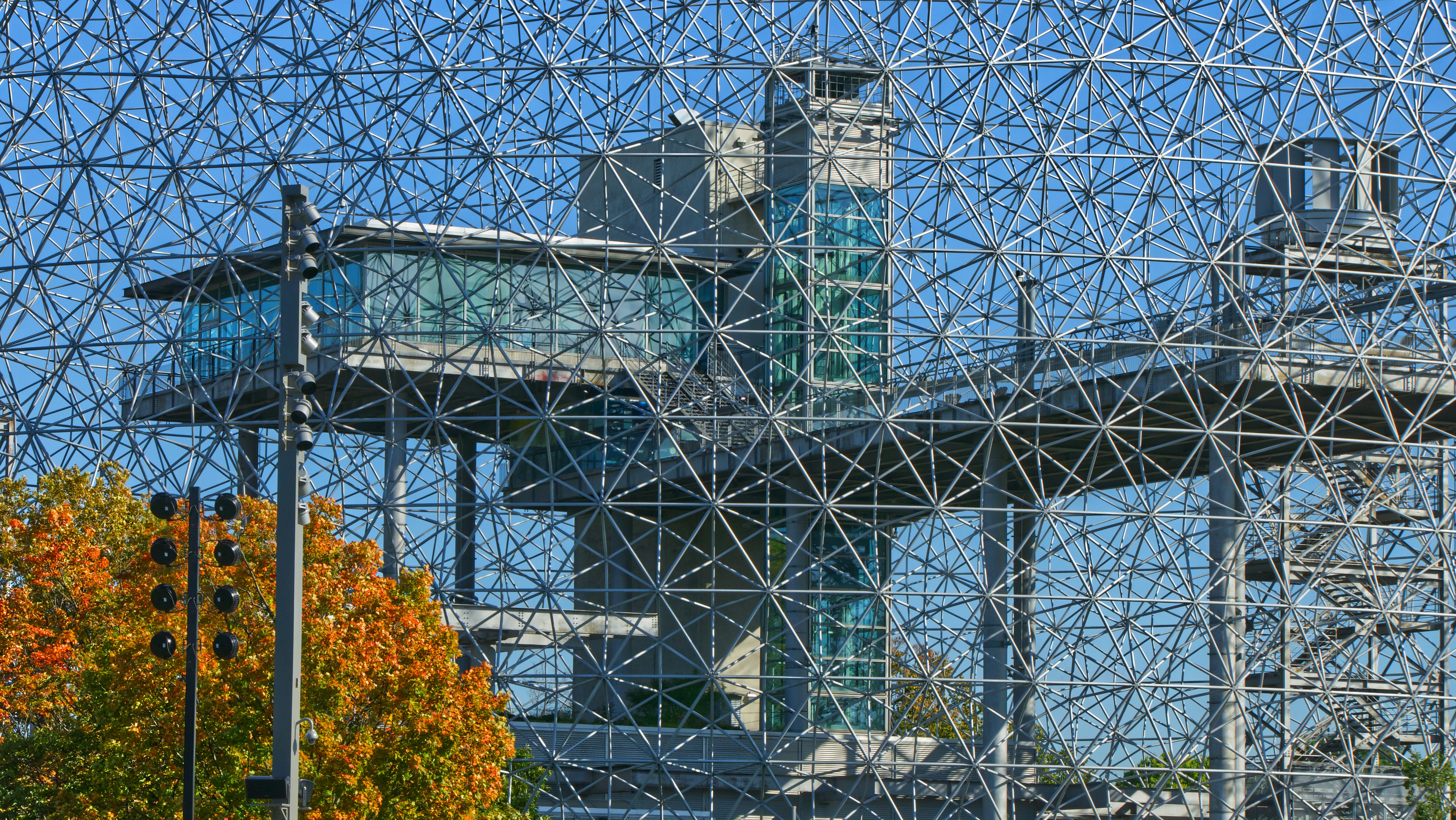 Geodesic dome structure