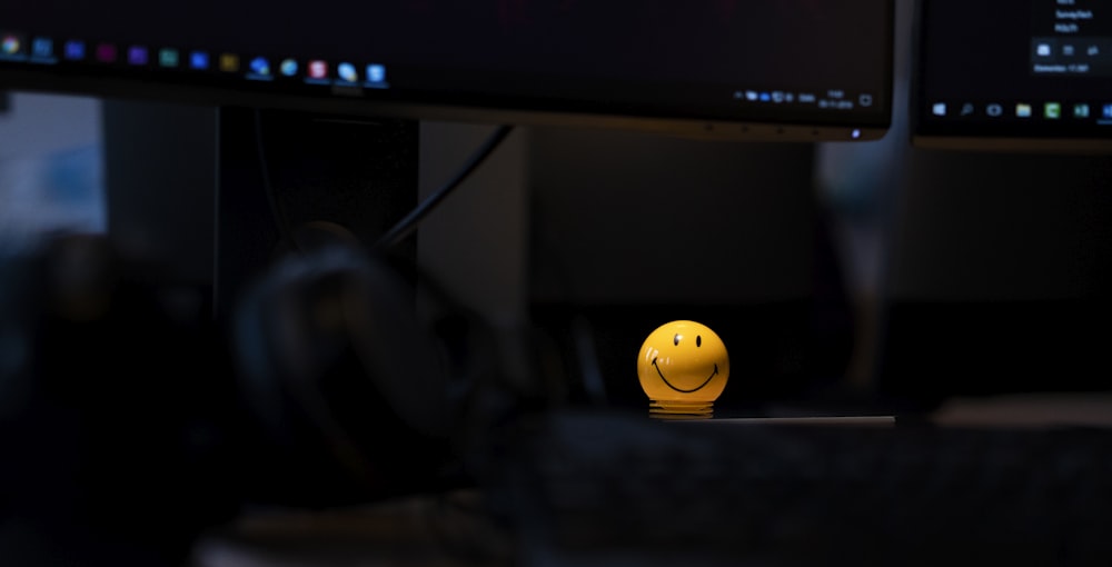 emoji table lamp