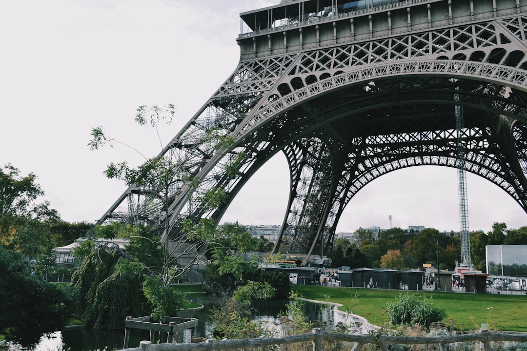 Bridge photo spot Eiffel Tower Pont des Arts