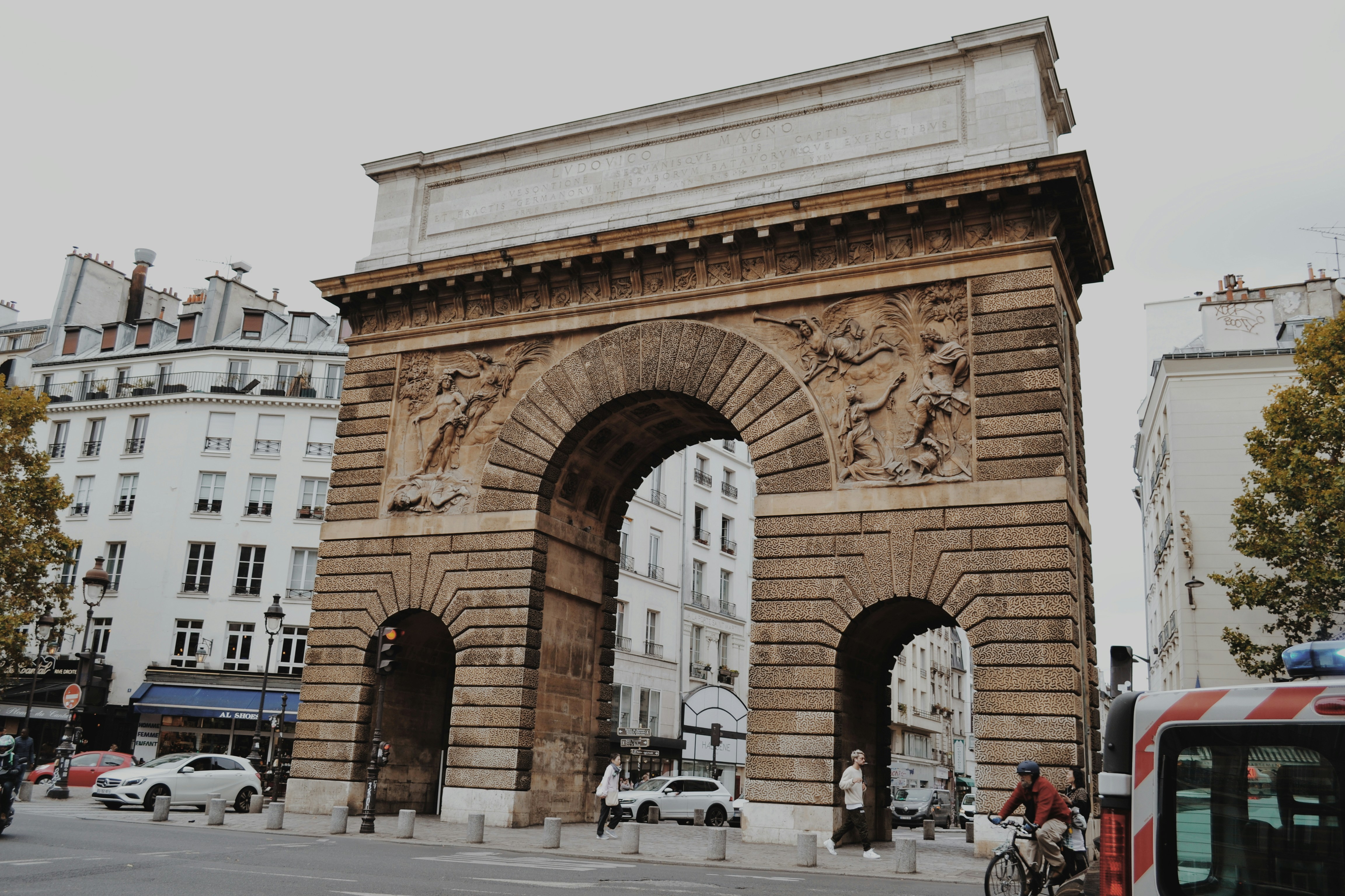 Arc de Triomphe photo 3