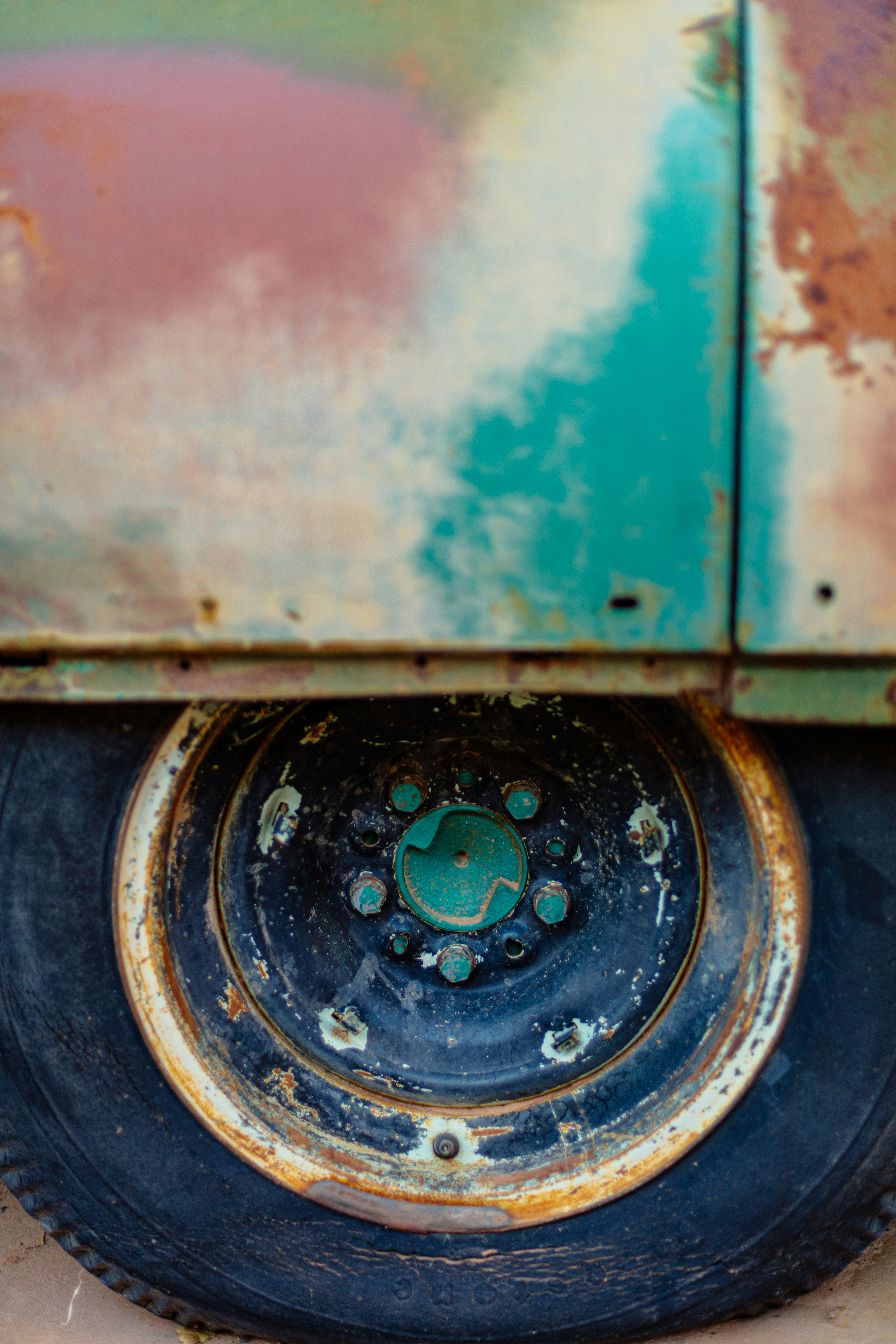 Photo by worldsbetweenlines