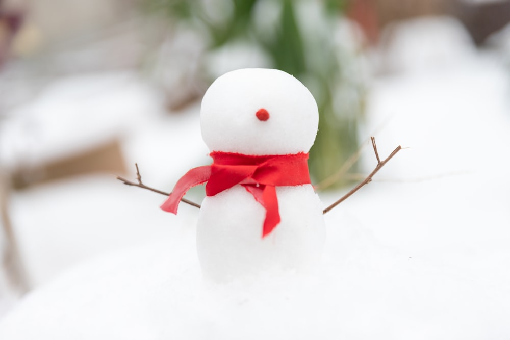 white and red snowman