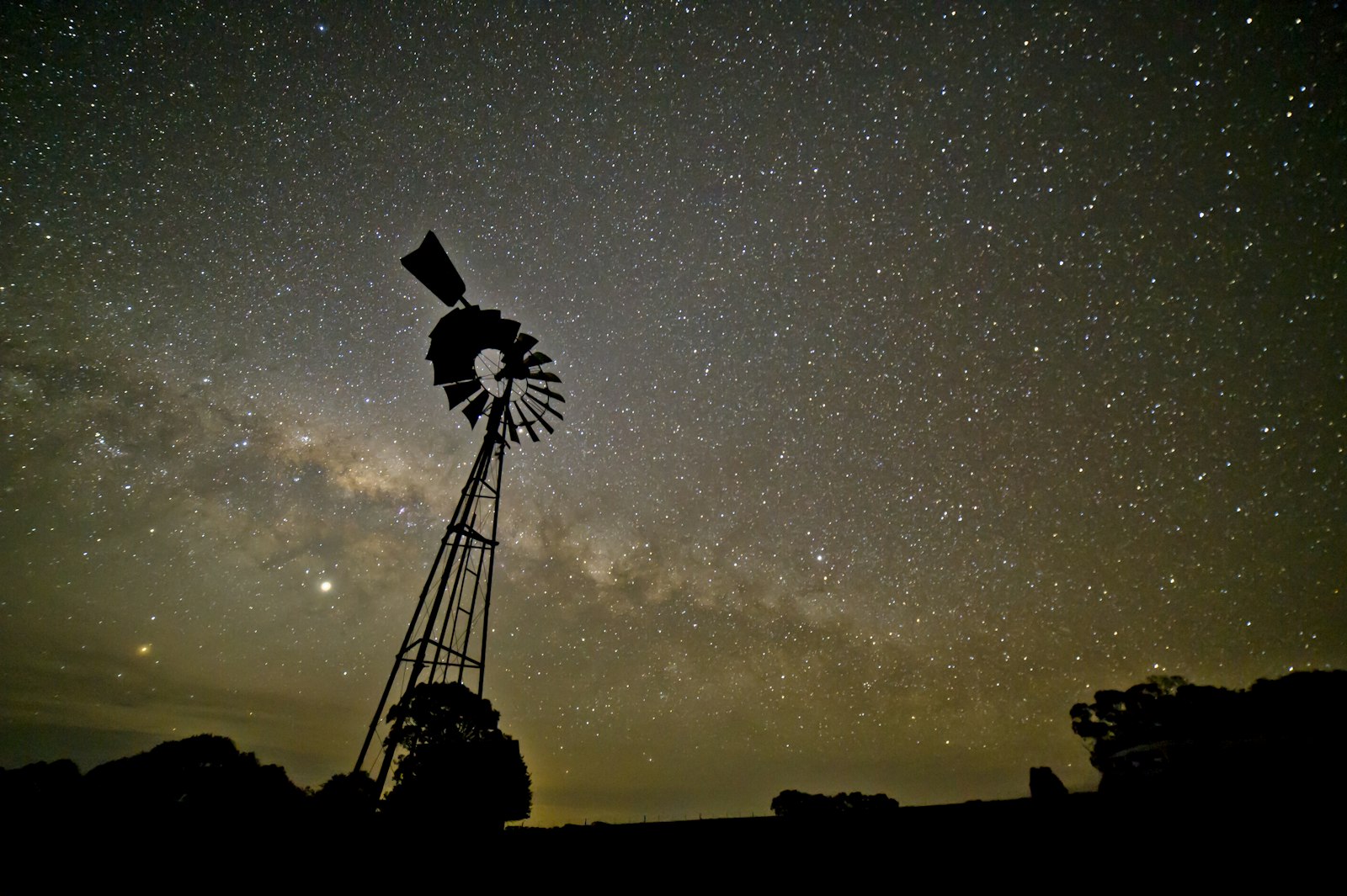 Samyang 14mm F2.8 ED AS IF UMC sample photo. Silhouette of windmill under photography