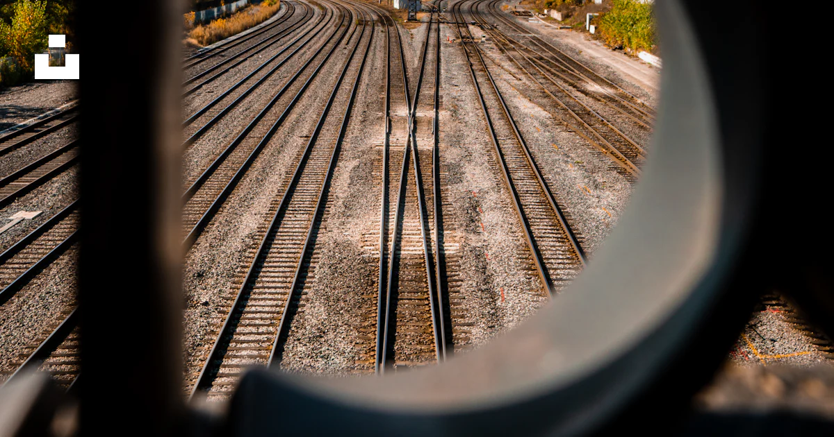 Empty train rails photo – Free Toronto Image on Unsplash