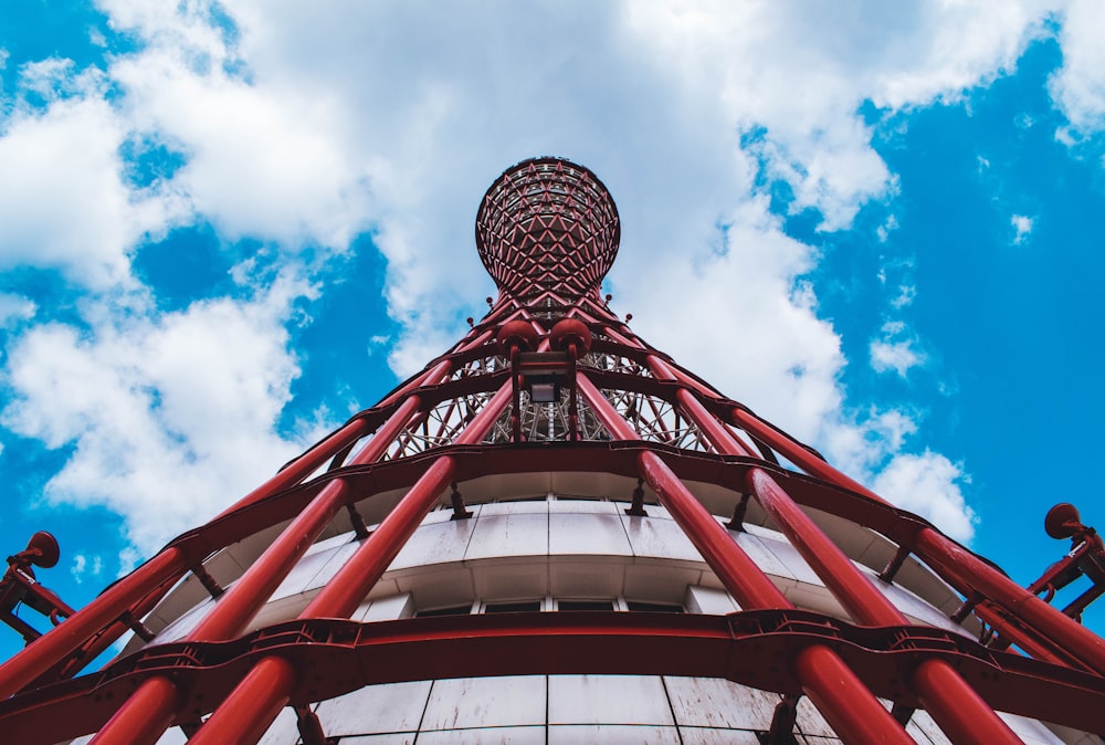 close-up photography of tower during daytime