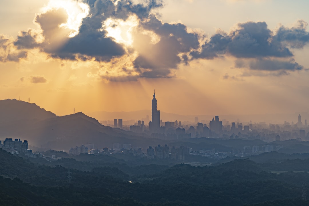 city during golden hour, Taipei city view with taipei 101