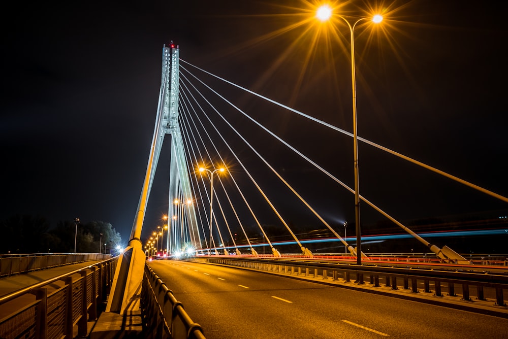 Pont blanc et marron