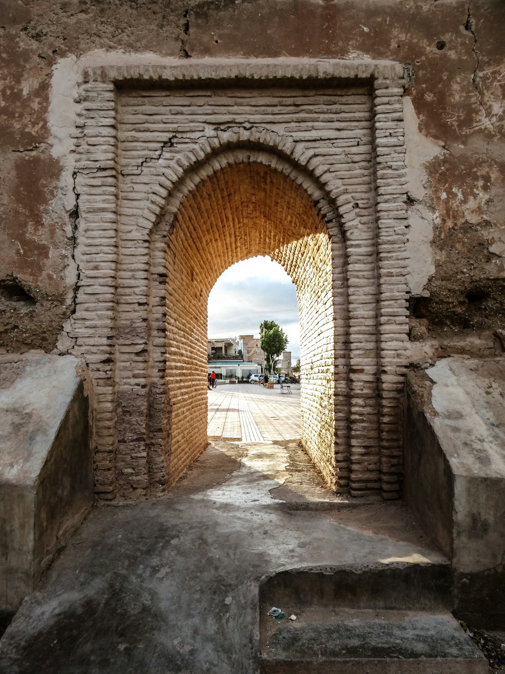 arch-concrete archway during daytime